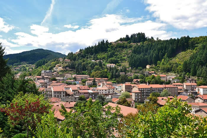 Le Cheylard en Ardeche ou se trouve la base aquatique Eyrium